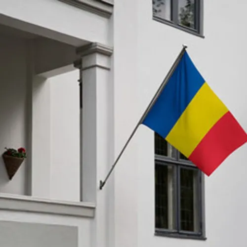 KIT steag România, lance metalică și suport perete