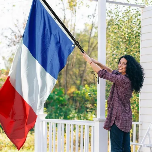 Black sectional metal flag stick up to 145 cm with decorative top and anti-twisting mechanism of the flag